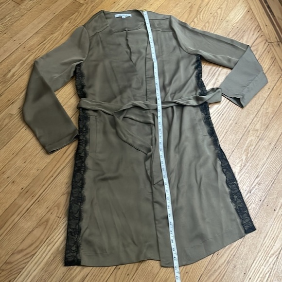 One one six/ strut & bolt olive green satin robe size large - Picture 5 of 7